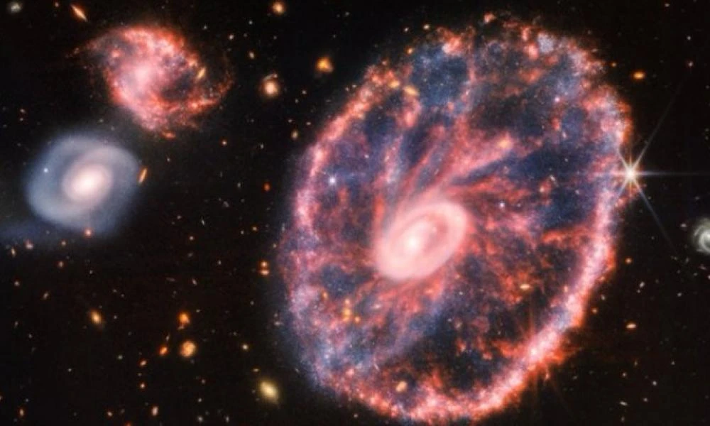 ΗΠΑ: Το διαστημικό τηλεσκόπιο James Webb απαθανάτισε τον μακρινό γαλαξία Cartwheel